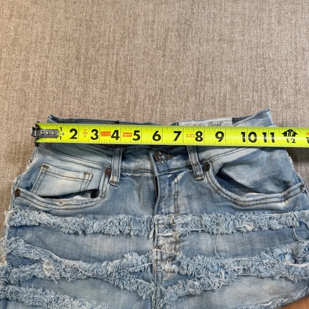 Evolution In Design Girls Size 14 Distressed Denim Shorts Light Wash Frayed Blue